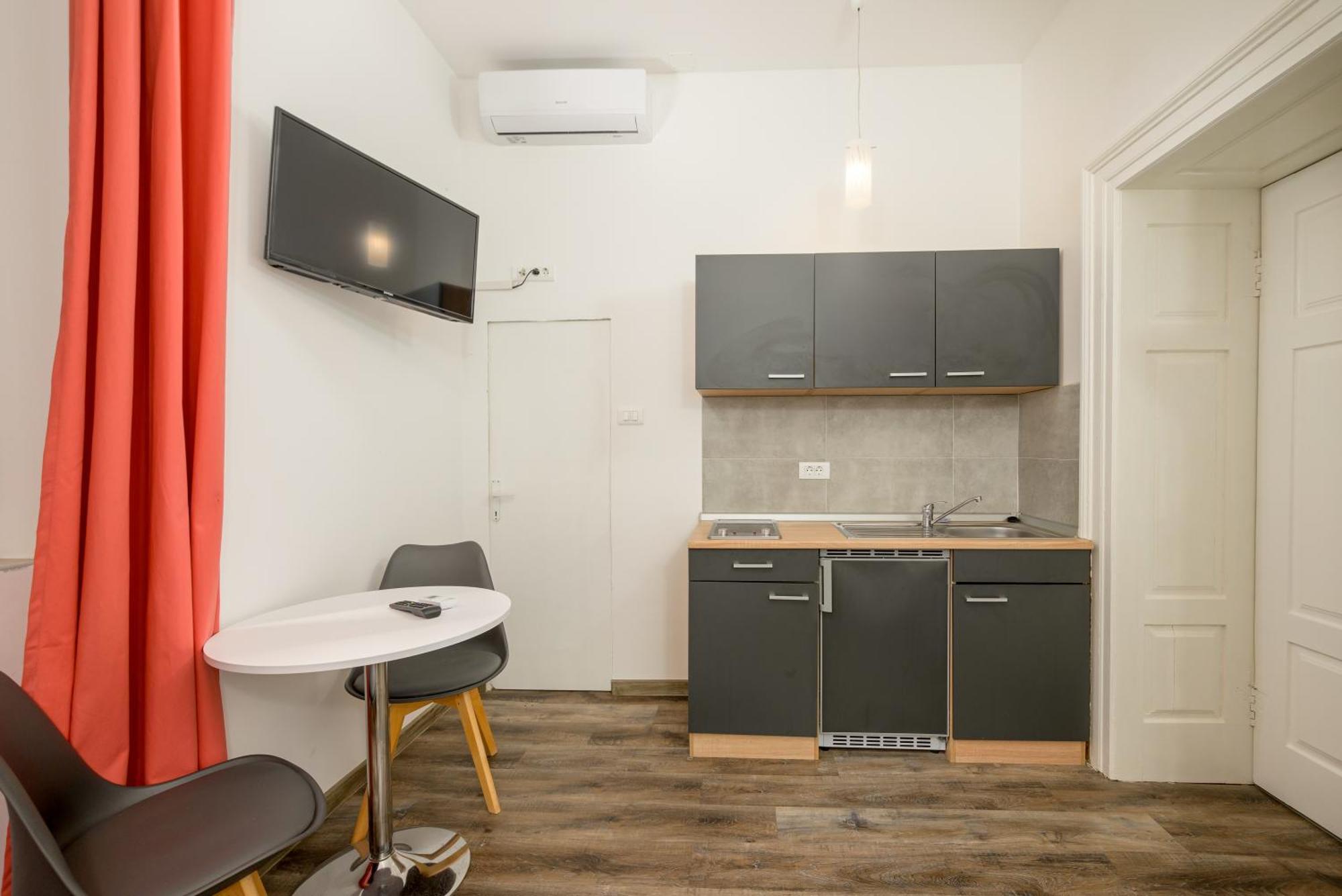 Apartment Tiho & Nena Pula