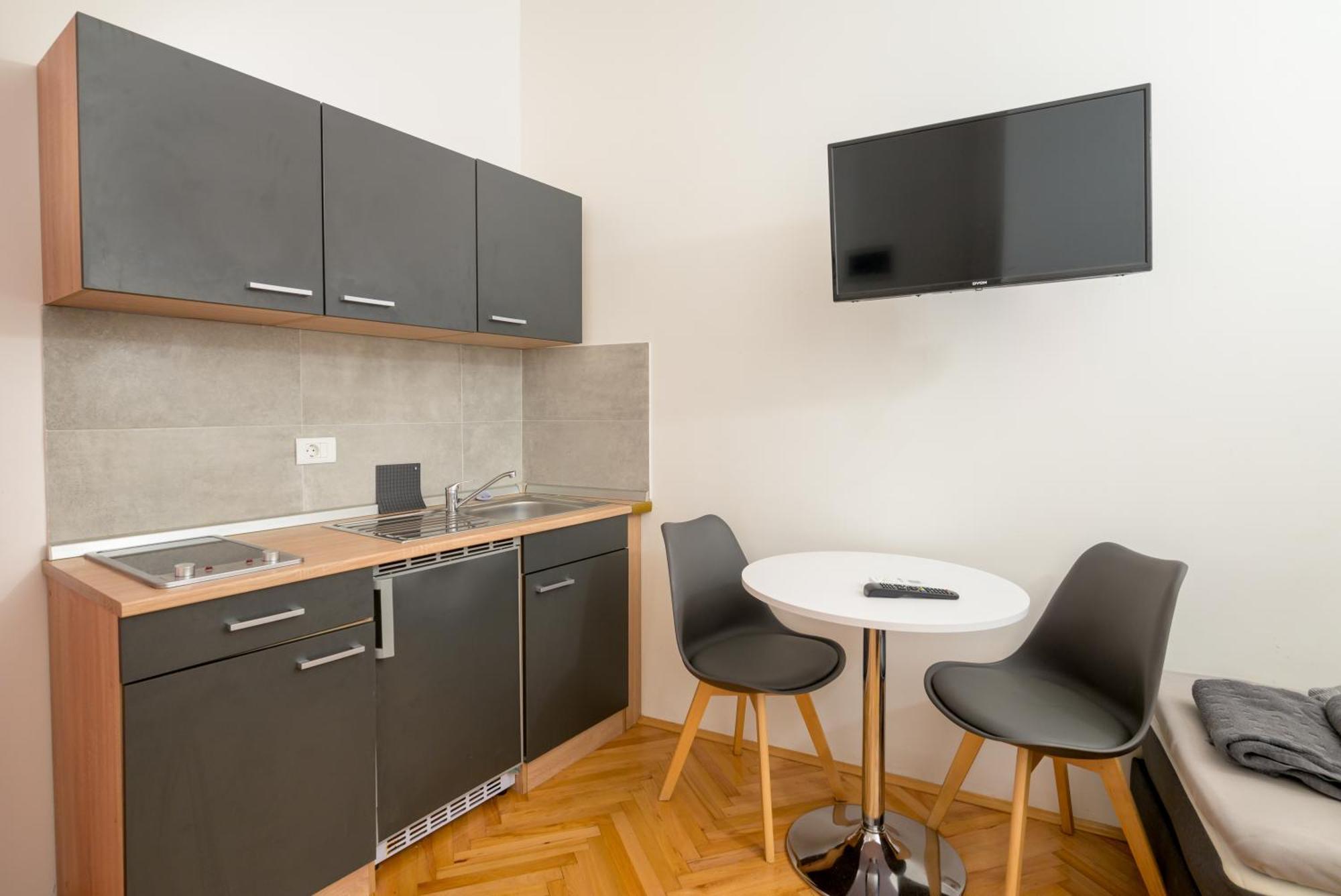 Apartment Tiho & Nena Pula